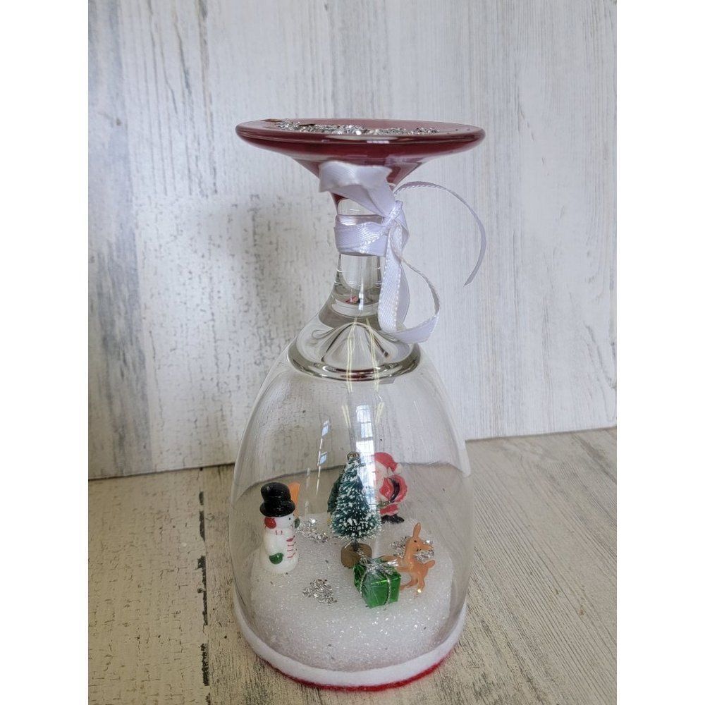Wine glass Winter Wonderland Santa scene Snowman figure xmas deer